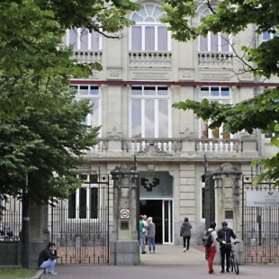La Universidad del País Vasco ha condenado la “brutal agresión” sufrida por un estudiante de la Facultad de Letras