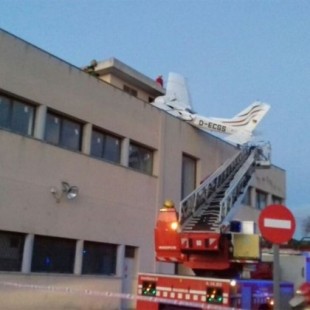 Dos muertos en un accidente de avioneta en Badia del Vallès (Barcelona)