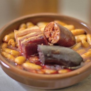 La fabada asturiana: ingredientes, historia y tradición