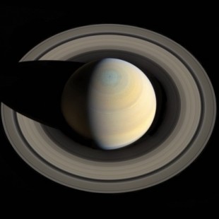 Saturno está perdiendo sus anillos a la velocidad del "peor escenario" (ING)