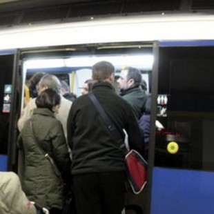 Metro de Madrid insiste en reducir los trenes en fechas críticas: el puente de diciembre y el comienzo de la Navidad