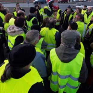 Los chalecos amarillos se presentan por sorpresa en el centro de París