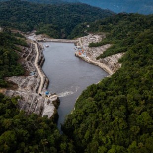 El gobierno ecuatoriano apostó por China para una represa que ahora se resquebraja