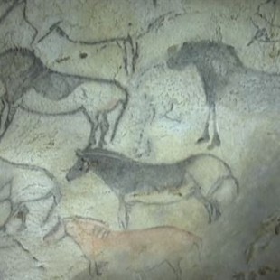 Aparecen cuatro caballos trazados a mano en la cueva de Ekain