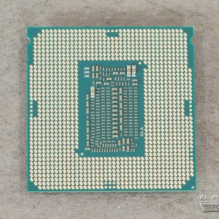 Der8auer indica que los pines extras del socket Intel Z390 no sirven para nada
