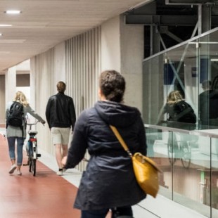Holanda: la falta de espacio para aparcar más bicicletas obliga a construir aparcamientos subterráneos