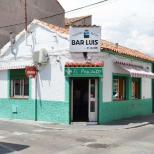 La noble misión de una mujer de documentar los bares sencillos de Madrid [ENG]