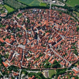 Nordlingen - La ciudad dentro de un cráter de meteorito