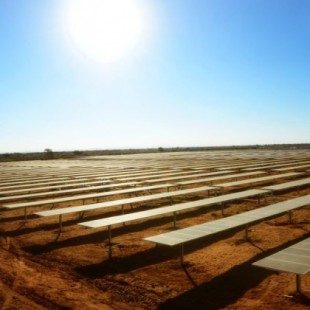 Acciona se rinde ante los chinos y cierra su fábrica de paneles solares en Portugal, una de las últimas de Europa