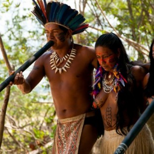 Los indígenas brasileños responden a Bolsonaro: No somos animales en zoos, somos gente en nuestra tierra [ENG]