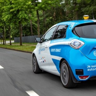 El Taxi autónomo ya es una realidad: comienzan las pruebas en Francia con un Zoe