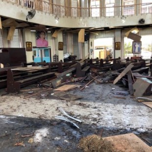 Atentado contra catedral en Filipinas deja decenas de muertos