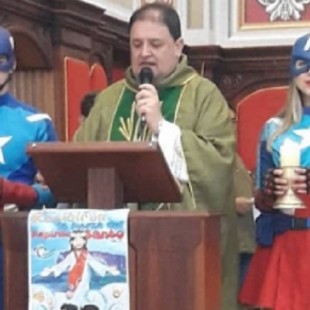 Misa dominical de oposición incluyó a dos jóvenes ataviados como el Capitán América “para liberar a Venezuela”