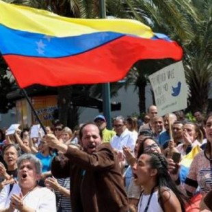 Detenidos en Caracas tres periodistas de la agencia Efe, uno de ellos español