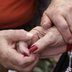 Una pareja de ancianos se quita la vida para no ser "una carga económica" para su familia