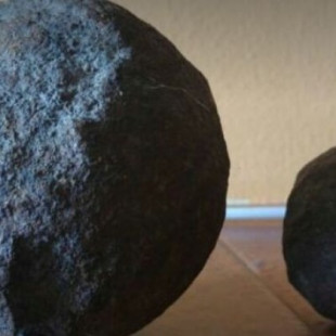 Venden bolas de cañón del sitio de Tarifa de 1811 en Wallapop