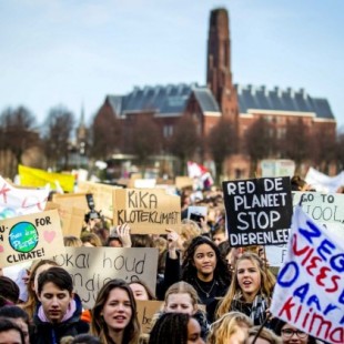 Estudiantes europeos se manifiestan todas las semanas contra el calentamiento global