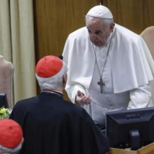 El papa: "Todo feminismo acaba siendo un machismo con falda"