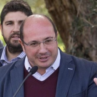 Investigan al expresidente de Murcia por una presunta mordida de medio millón de euros en un centro de la mujer
