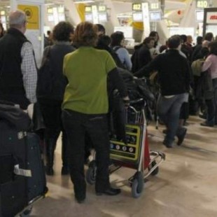 Aena elimina cualquier alusión al género en la megafonía de los aeropuertos españoles y emitirán mensajes inclusivos
