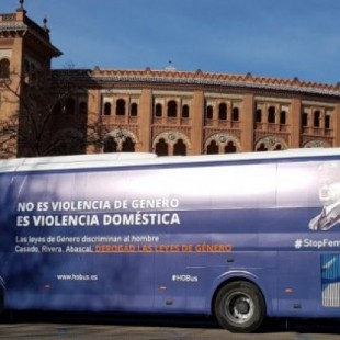 El Gobierno de Cataluña denuncia el autobús antifeminista de HazteOir a la Fiscalía