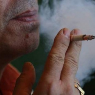 Hawái contempla prohibir la venta de tabaco a menores de 100 años