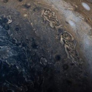 La misión Juno revela nuevos datos "desconcertantes" sobre Júpiter