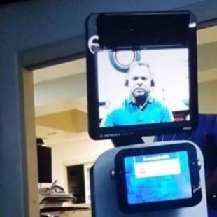 Críticas a un hospital de EE UU por usar un robot para comunicar a un paciente que iba a morir