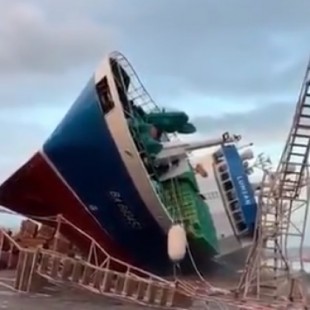(VÍDEO) Un barco se va a pique...en tierra firme 