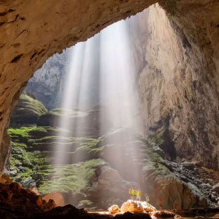 Hang Soon Dong: la cueva más grande del mundo filmada con un drone  [ fra ]