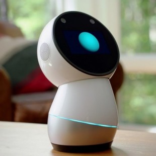 El caso del robot que por medio de un baile anunció a sus propietarios que va a convertirse en un pisapapeles de $899