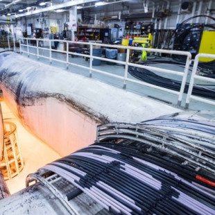 El cable submarino que conecta Bilbao con EEUU consigue un nuevo récord: 26,2 Tbps de transferencia