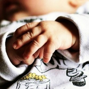 Italia: Muere un bebé tras una circuncisión casera realizada por sus padres