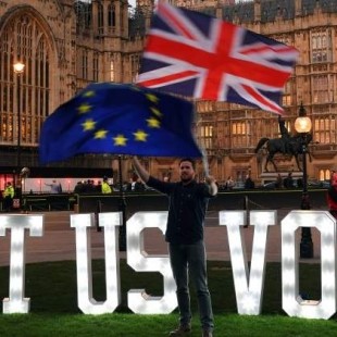 El Parlamento británico rechaza todos los planes alternativos para el Brexit