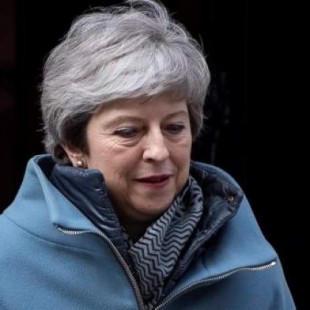 Theresa May pide una prórroga del Brexit a Bruselas hasta el 30 de junio