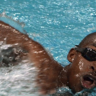 ¿Qué fue de… Moussambani, el nadador olímpico que no sabía nadar?