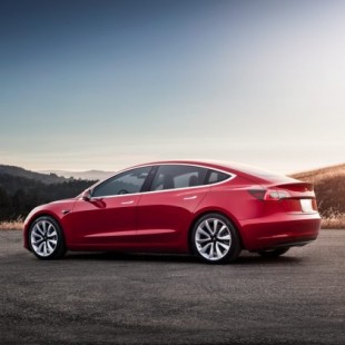 Tesla “retira” el Model 3 Estándar y a España llega el Plus