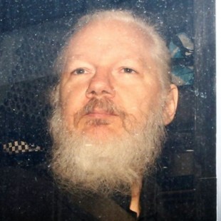 Julian Assange pasó un 'infierno' en la embajada, según un ex diplomático [Eng]