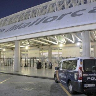 Una trabajadora del aeropuerto de Palma muere tras ser agredida por un turista