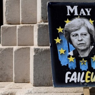 Acorralada por su partido, Theresa May anuncia que en junio se va del poder