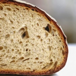 La muerte del pan: por qué el de ahora se 'convierte' en chicle en unas horas