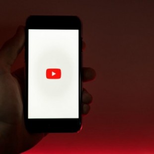 YouTube empieza a eliminar vídeos con discursos de odio, supremacismo, nazis, terraplanistas y teorías de conspiración