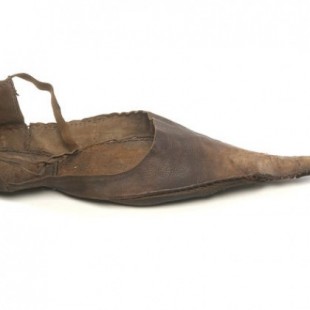 ¿Por qué los europeos medievales estaban tan obsesionados con los zapatos de punta larga? [ENG]