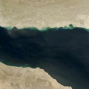 Tres barcos, dos cargueros japoneses y un petrolero noruego, han sido atacados en el Golfo de Omán
