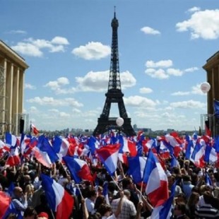 Francia lo deja claro: "No hay lugar para las lenguas regionales como el euskera o el catalán"