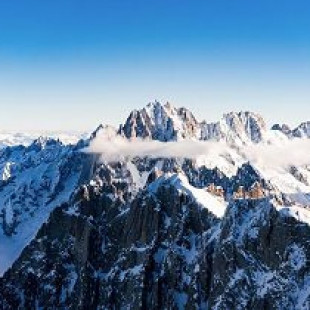 Una avioneta aterriza a 4.450 metros en el Mont Blanc para que sus pasajeros hagan cima
