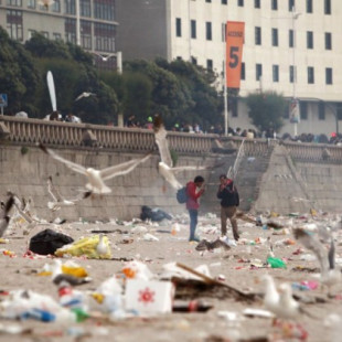 San Juan 2019 . Toneladas de basura ensucian las playas