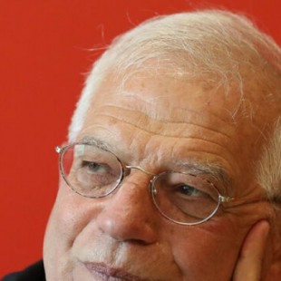Borrell renuncia al acta de eurodiputado y sigue de ministro de Exteriores