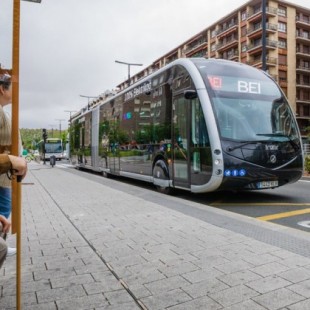 El Bus Eléctrico Inteligente se pasea por primera vez en Vitoria, aunque entrará totalmente en servicio en 2020