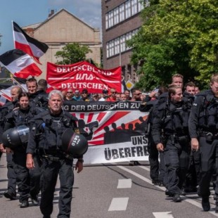 Las ramificaciones políticas y policiales de los grupos de extrema derecha alarman a Alemania